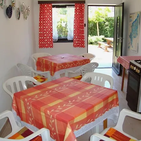 Gyöngyvirág Vendégház Balatonboglár