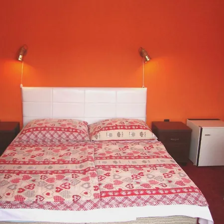 Lägenhet Gyongyvirag Vendeghaz *