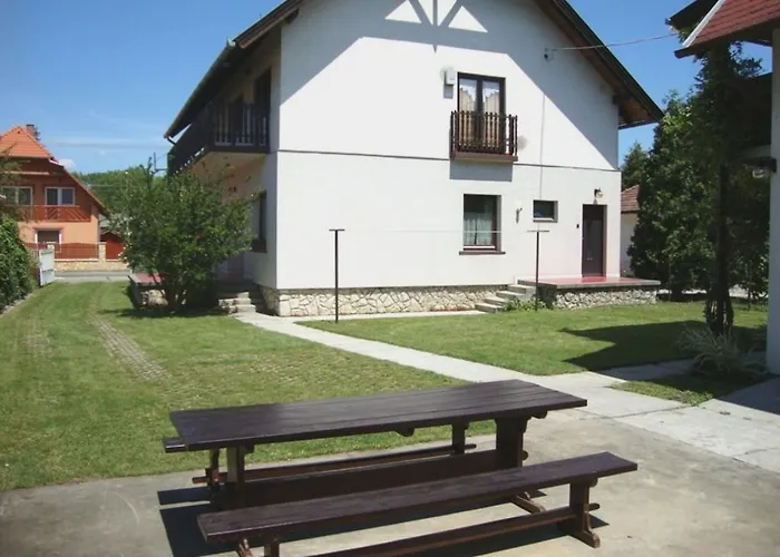 Gyongyvirag Vendeghaz * Balatonboglár