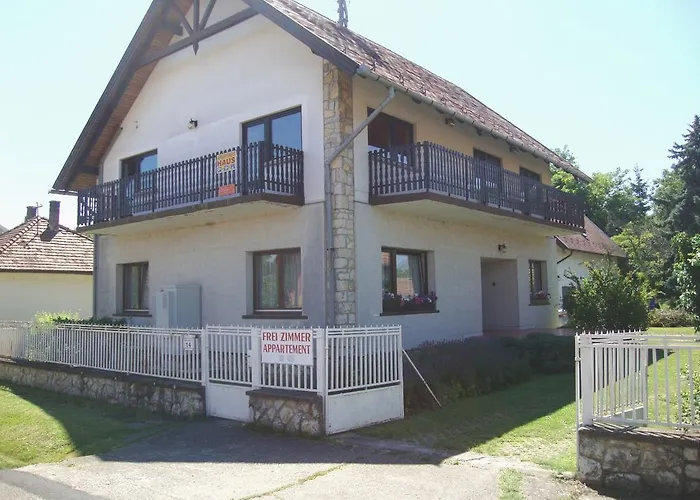 Gyongyvirag Vendeghaz * Balatonboglár