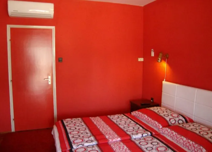 Gyongyvirag Vendeghaz *